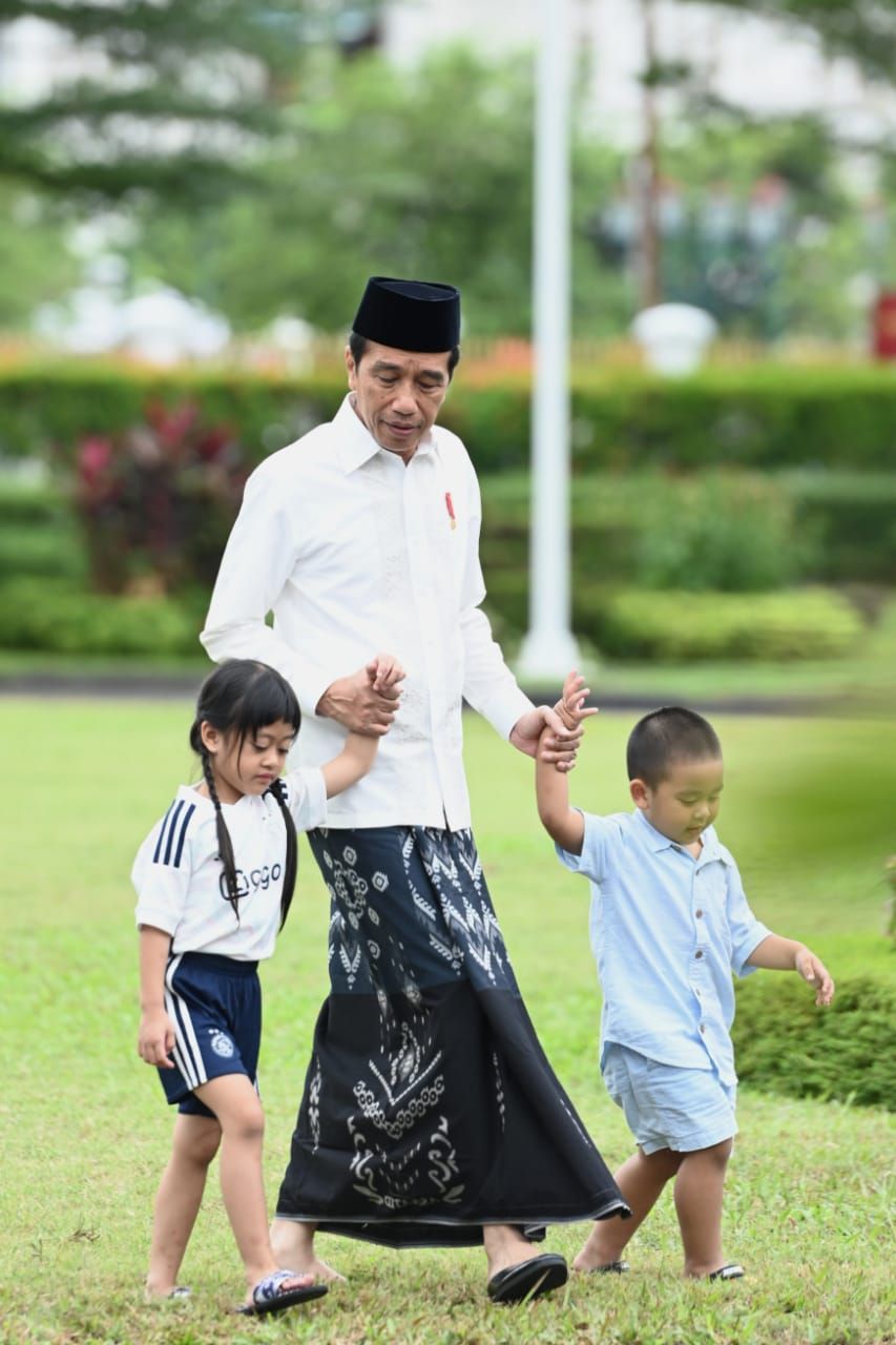 Jokowi Bareng Sedah Mirah-Al Nahyan hingga Sapa Warga di Yogya