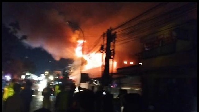 Kebakaran toko mebel di Katapang, Kabupaten Bandung