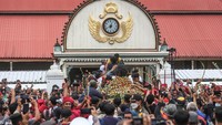 Tradisi Grebeg Besar merupakan rangkaian perayaan Idul Adha 1444 H. 