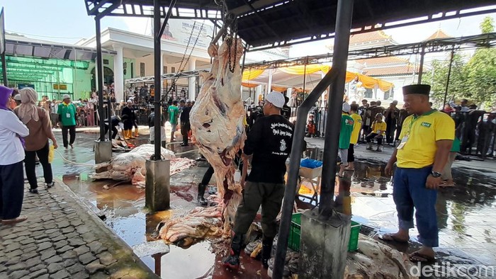Masjid Agung Palembang sediakan 3.500 paket daging kurban untuk warga
