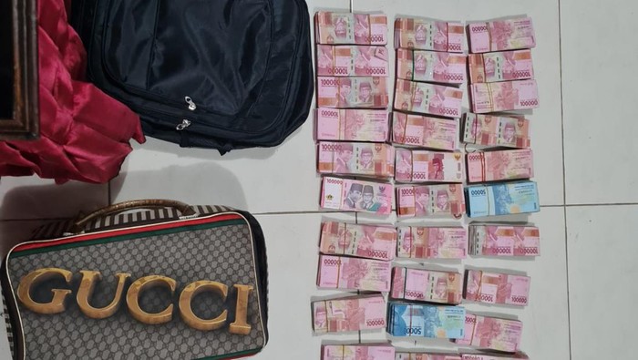 Barang bukti OTT Polres Kepahiang.