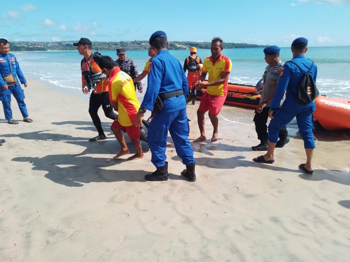 Penemuan jenazah tenggelam di Pantai Jimbaran.