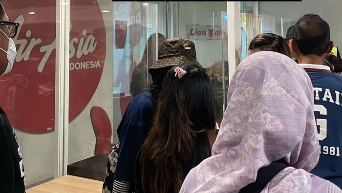 Penumpang Air Asia belum bisa ambil bagasi di Bandara Ngurah Rai Bali