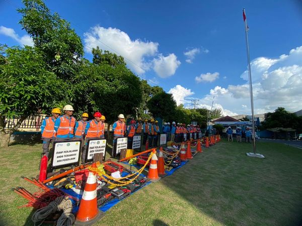 Potret Pasukan PLN Jaga Listrik di Idul Adha