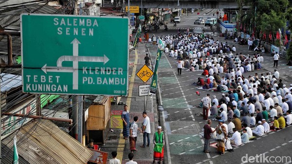 Potret Salat Idul Adha di Kampung Melayu