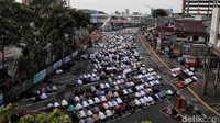 Dari sisi sejarah, perayaan Idul Adha ini membuat kita mengingat kembali kisah teladan Nabi Ibrahim AS beserta anaknya Nabi Ismail AS. 