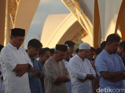 Jadwal Sholat di Bandung Hari Ini, Senin 31 Agustus 2026