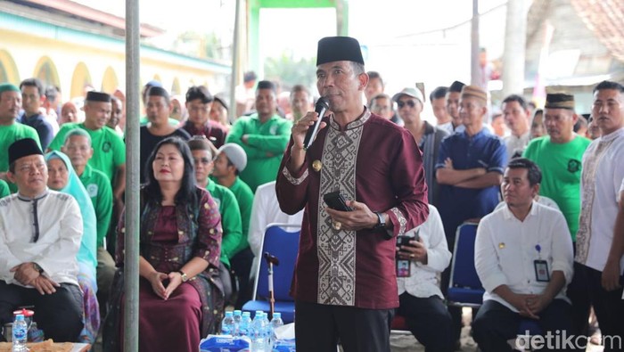 Sapi Kurban Jokowi Sapi diserahkan Penjabat Gubernur Babel Suganda Pandapotan Pasaribu kepada pihak desa, Kamis (29/6/2023). Dia menyebut sapi kurban presiden merupakan amanah.