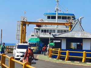 Penyeberangan di Pelabuhan Padangbai Meningkat Hampir 100 Persen