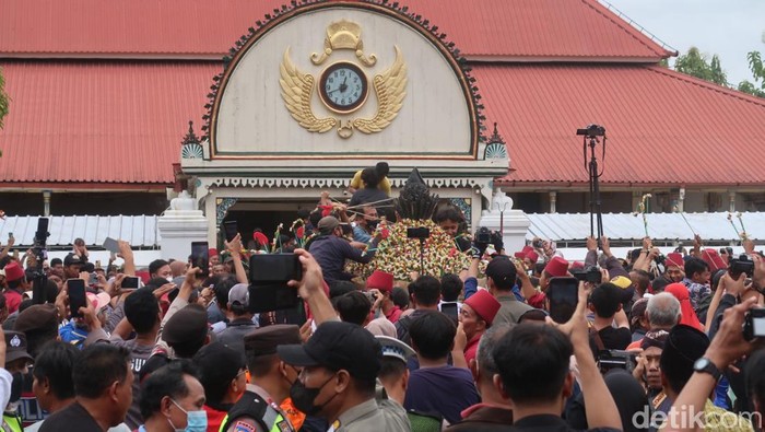 Suasana rayahan gunungan Garebeg Besar Hajad Dalem, Kamis (29/6/2023).