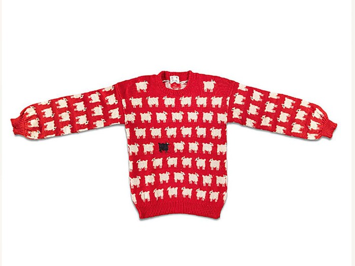 Sweater Putri Diana Dilelang