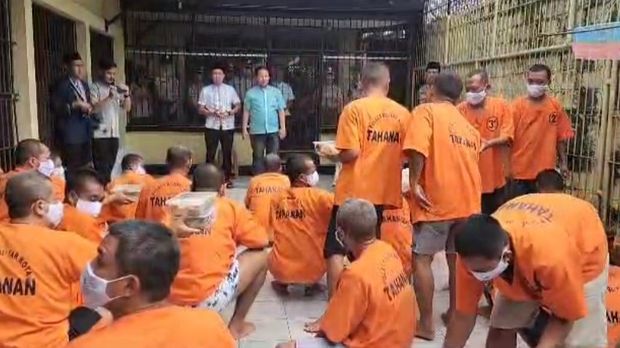 tahanan polres blitar kota dapat ransum daging saat Idul Adha