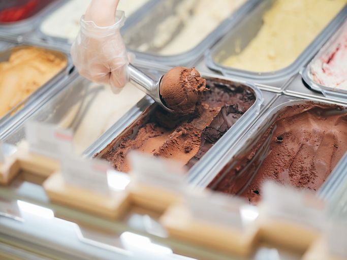 Terungkap! 4 Hal Paling Tidak Sopan yang Dilakukan Pengunjung Toko Es Krim