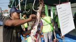 Umat Muslim di Bekasi Laksanakan Pemotongan Hewan Kurban