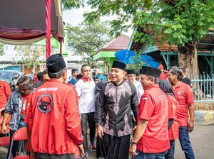 Rayakan Idul Adha, PDIP Surabaya Potong 14 Sapi dan Distribusikan ke Warga