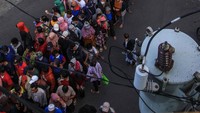 Panitia kurban Idul Adha 1444 Hijriah setempat membagikan sebanyak 2.600 paket daging kepada warga penerima hak daging kurban yang bermukim di sekitar masjid tersebut dan 5.400 paket daging kepada warga kurang mampu dan tunawisma. 