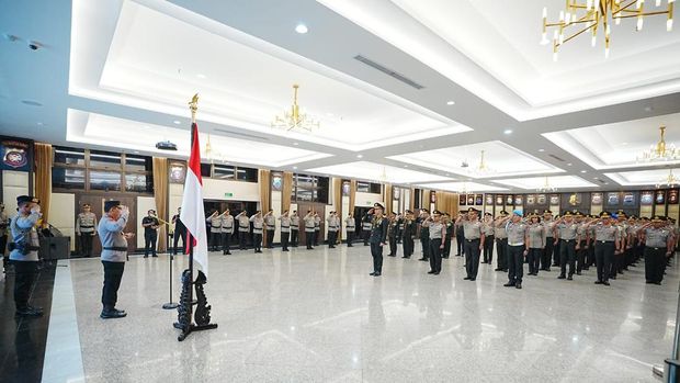 22 Pati Polri Terima Bintang Bhayangkara Pratama