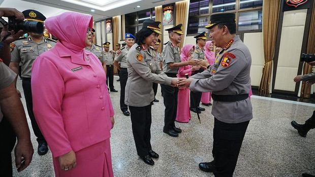 22 Pati Polri Terima Bintang Bhayangkara Pratama