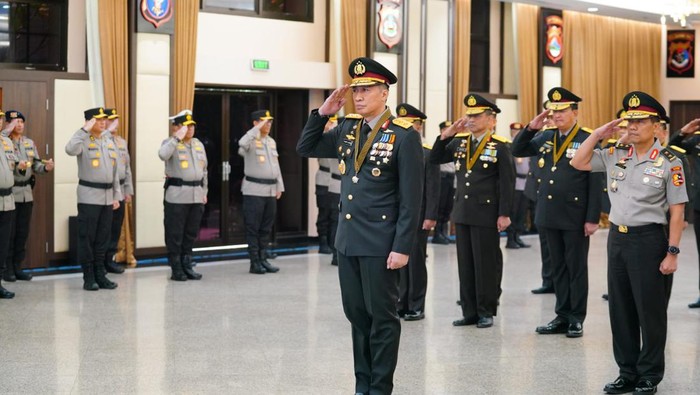 22 Pati Polri Terima Bintang Bhayangkara Pratama