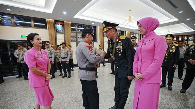 22 Pati Polri Terima Bintang Bhayangkara Pratama