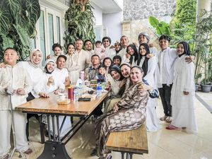 Rayakan Idul Adha, Anang Hermansyah dan Ashanty Makan bersama Keluarga Besar