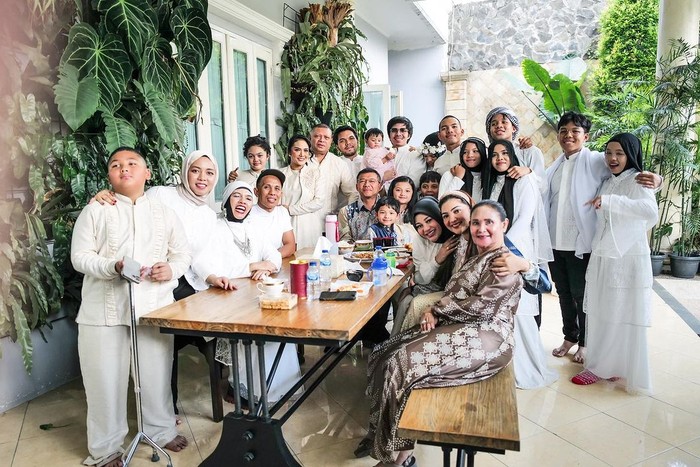 Atta Halilintar dan Keluarga Besar Gen Halilintar