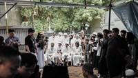 Senyum mereka terlihat saat momen Idul Adha tersebut. Aih, so sweet akhirnya ya! Foto: Instagram Atta Halilintar