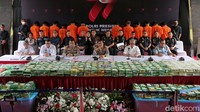 Kasus peredaran gelap narkotika jenis sabu dan ekstasi ini berhasil diungkap di tiga wilayah di Indonesia, yakni Aceh, Riau, dan Bali.