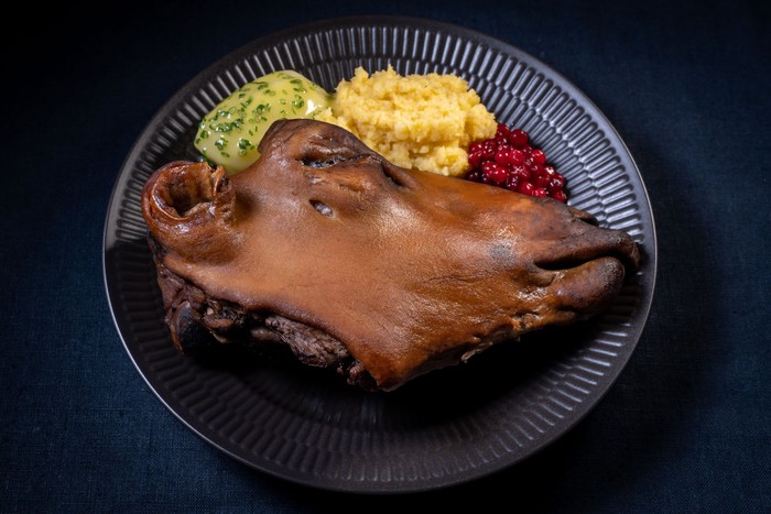 Begini Pengalaman Makan Kepala Kambing, Dibuat Oseng Mercon hingga Rica-rica