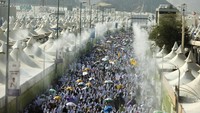 Sebelumnya, Arab Saudi hanya memberikan kuota 10.000 jemaah pada 2020 saat puncak pandemi virus corona, lalu bertambah menjadi hampir 59.000 setahun kemudian. REUTERS/Mohamed Abd El Ghany  