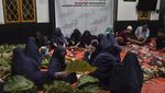 Keren, Ponpes di Tasik Gunakan Daun Jati untuk Bungkus Daging Kurban