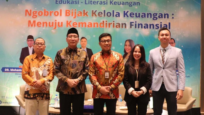 Edukasi & Literasi Keuangan BRI Life PT Asuransi BRI Life gelar edukasi dan literasi keuangan di Madano. Kegiatan ini berhasil meningkatkan pemahaman peserta seputar keuangan syariah, asuransi dan investasi.