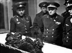 Foto Bersejarah Legendaris dengan Kisah Mengerikan