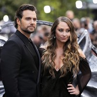 Aktor 40 tahun itu tak datang sendiri. Sang kekasih, influencer Natalie Viscuso, ikut mendampinginya. (Foto: Scott Garfitt/Invision/AP)