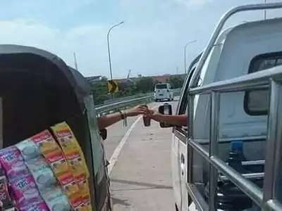 10 Promosi Kocak yang Dilakukan Pedagang Makanan Keliling