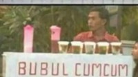 Terdengar manja, penjual ini menggunakan nama yang unik untuk produknya. Bubur sumsum yang dijajakan dituliskan Bubul Cumcum pada gerobaknya. Foto: Instagram/jakarta.keras