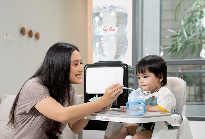 Galon Air Minum Bebas BPA Hindarkan Orang Tua-Anak dari Risiko Penyakit