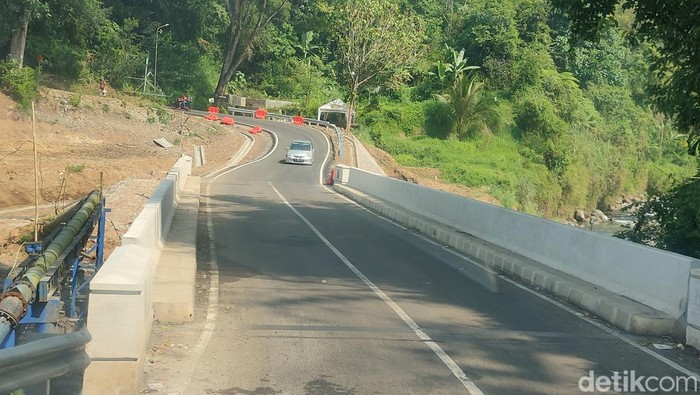 Jembatan Kecamatan Cugenang rampung dibangun