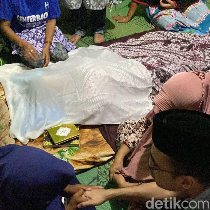 Jenazah korban, siswa SD yang meninggal dunia usai dipukul kakak kelas di Medan.