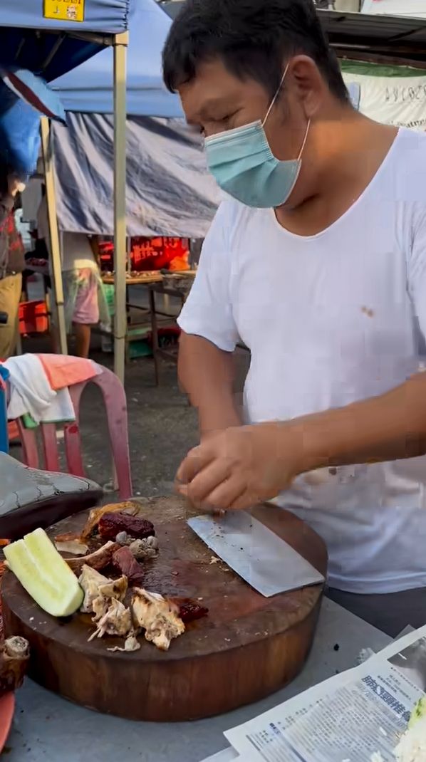 Jual Nasi Ayam Rp 12 Ribu, Penjual Ini Dikritik karena Tak Higenis