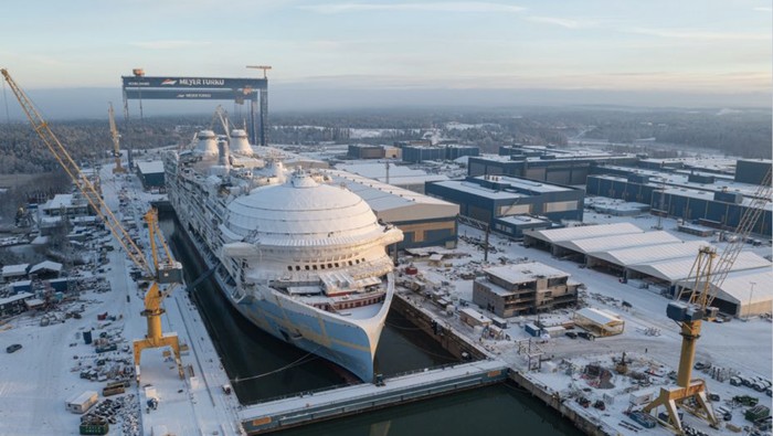 Kapal pesiar Icon of the Seas dari Royal Caribbean
