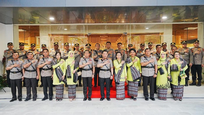 Kapolri Jenderal Listyo Sigit Meresmikan Ruang Rekreasi Taruna Wicaksana Laghawa