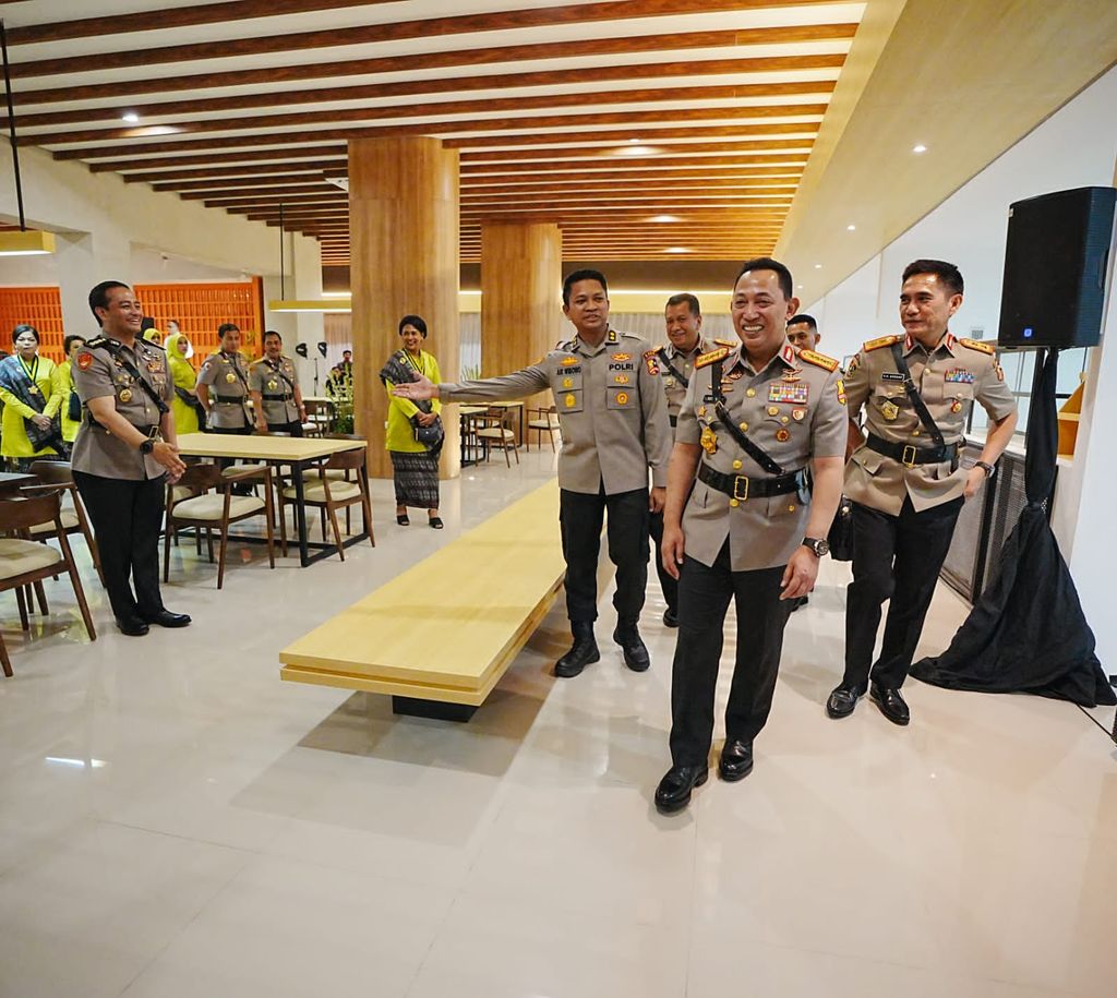 Kapolri Jenderal Listyo Sigit Meresmikan Ruang Rekreasi Taruna Wicaksana Laghawa