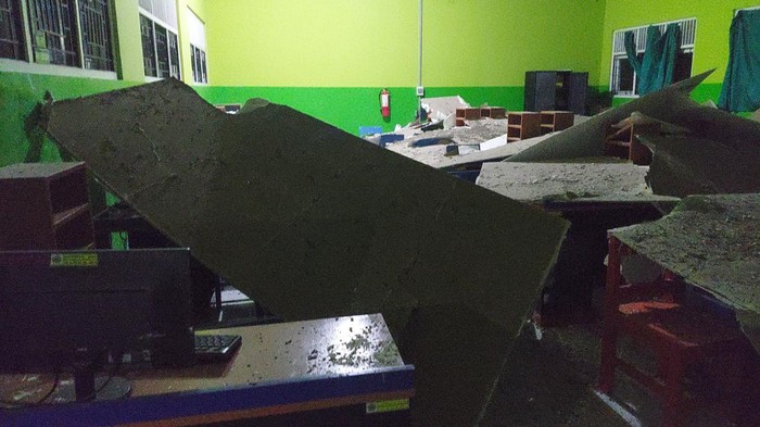 Kerusakan di SMKN 1 Pracimantoro, Wonogiri, imbas gempa Bantul, Jumat (30/6/2023) malam.