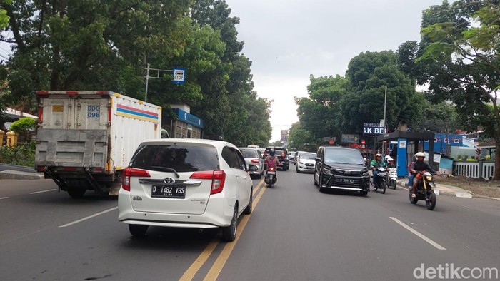 Kondisi lalu lintas di Bandung.