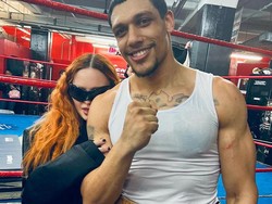 Madonna Disebut Putus dari Pacar Petinju 35 Tahun Lebih Muda, Ini Sebabnya