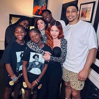 Joshua Popper sendiri merupakan petinju kelas berat yang juga seorang coach dan membuka studio tinjunya sendiri. Sebelumnya, pria 29 tahun tersebut sempat bekerja sebagai sales asuransi. Atlet asal AS itu juga pernah mencoba masuk tim football tapi sayangnya tidak lolos. Joshua pun cukup dikenal karena beberapa kali muncul dalam acara televisi, termasuk Summer House. Foto: Instagram