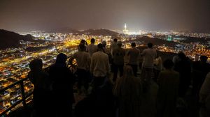 Memandang Kota Makkah dari Puncak Jabal Nur, Lokasi Gua Hira