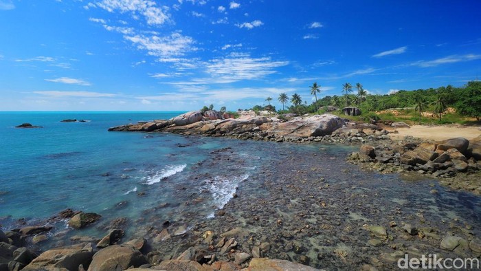 Pantai Turun Aban di Bangka