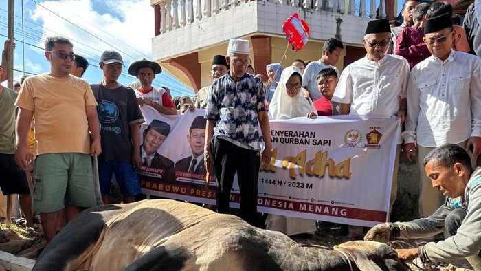 Penyembelihan hewan kurban Prabowo Subianto. (Foto: Dok. Gerindra Sumut)